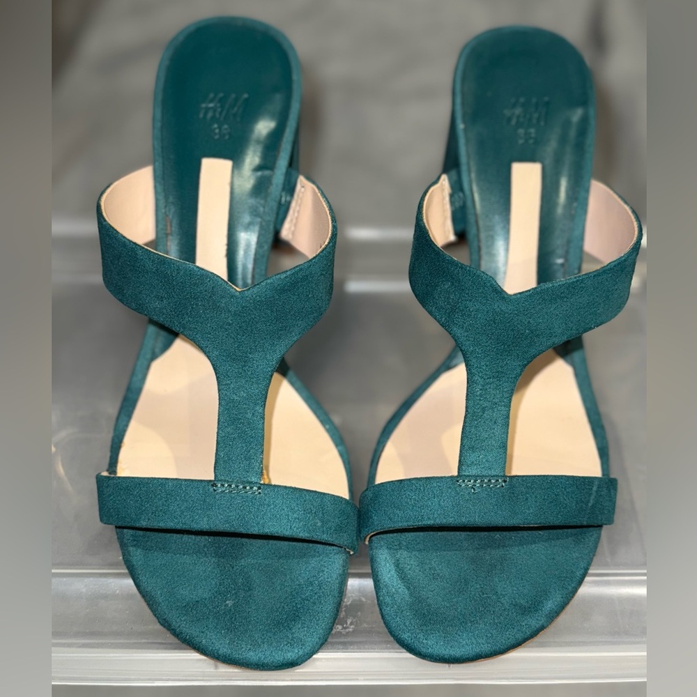 Strap Mule | Never worn | comfortable (I have a black pair)
